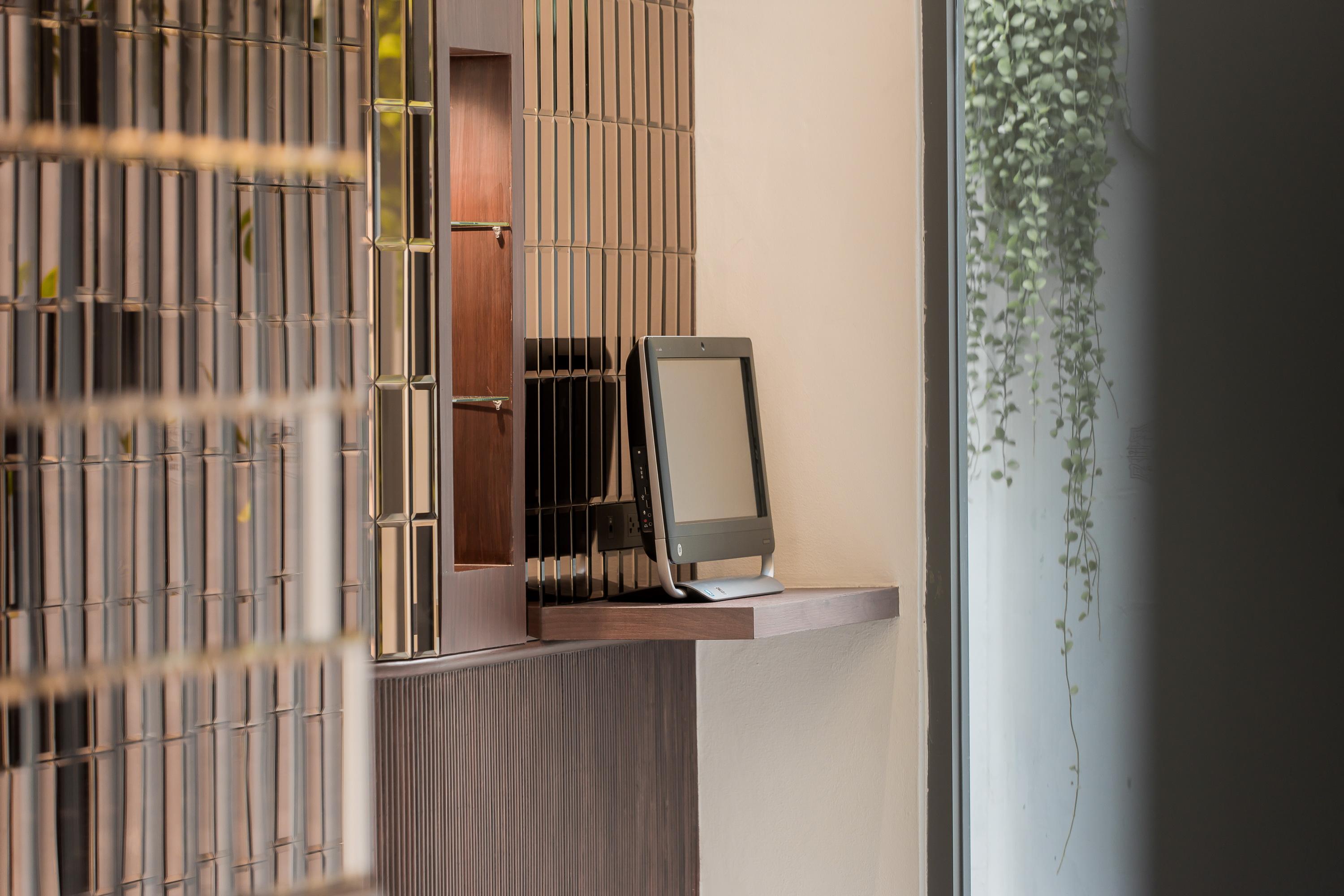 Hotel Amber Sukhumvit 85 Bangkok Dış mekan fotoğraf