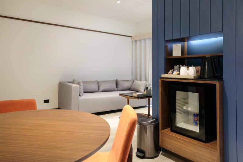Hotel Amber Sukhumvit 85 Bangkok Oda fotoğraf